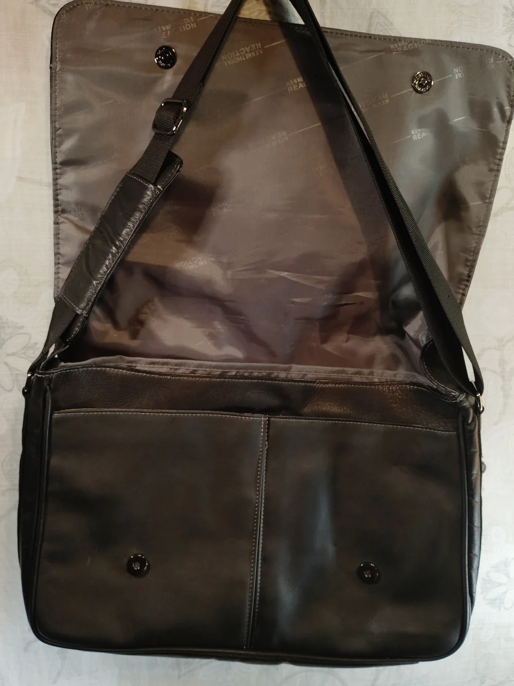 Kenneth Cole Reaction Black Leather Laptop, Messenger, Crossbody Bag